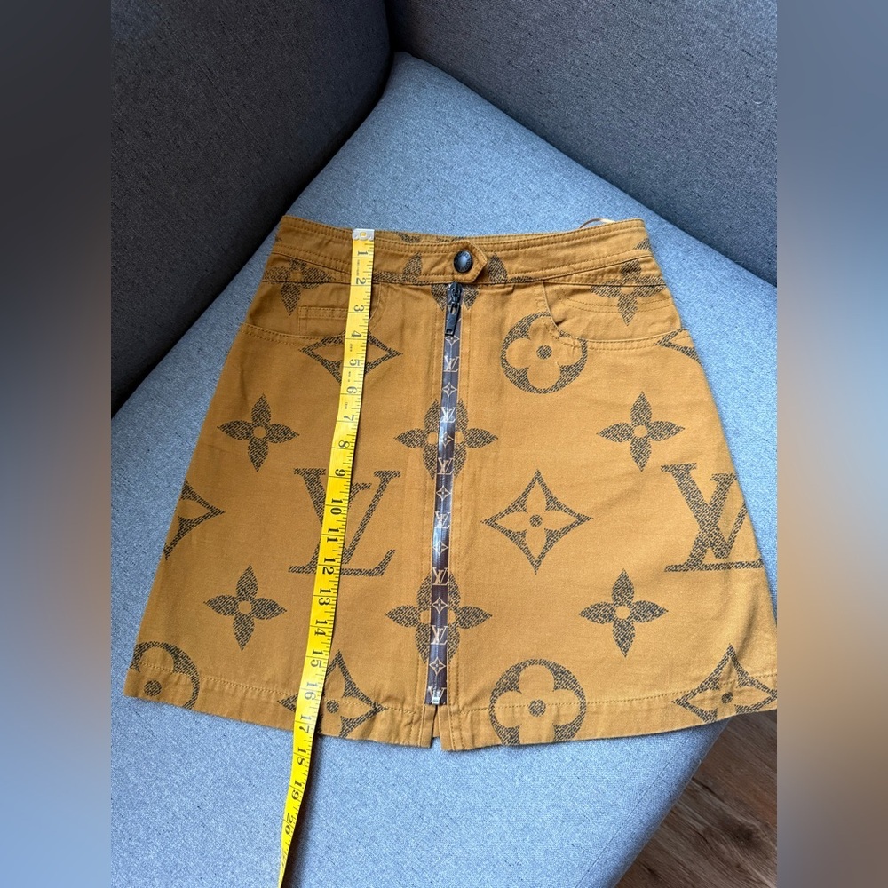 Louis Vuitton Monogram Cotton Mini Skirt – Size 36 (XS-S) - Picture 14 of 16
